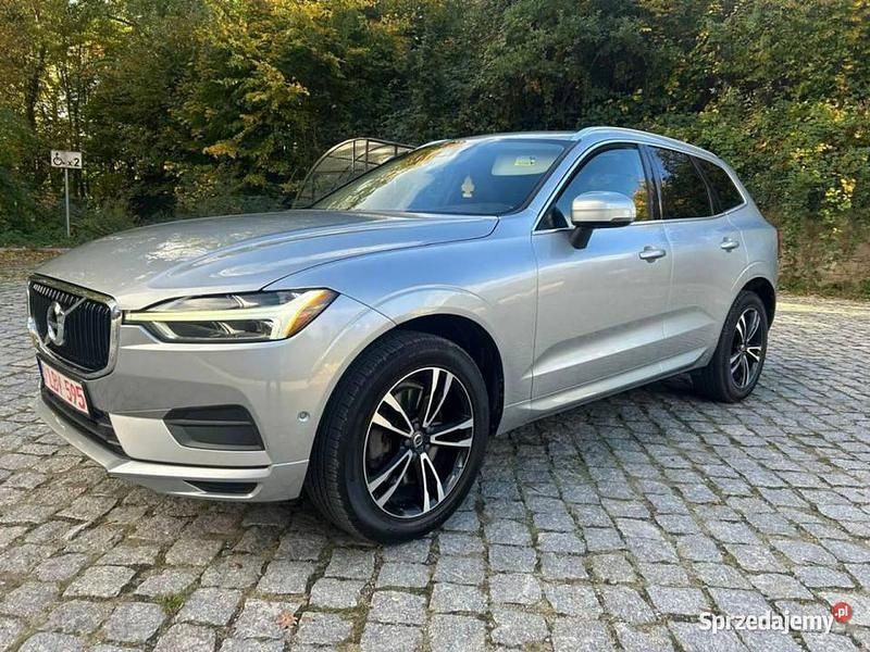 Srebrny Używany 2018 Volvo XC60 SUV | 89 900 zł - Obraz 1/4