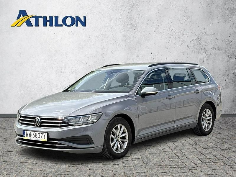 Szary Używany 2022 VW Passat Kombi | 77 500 zł (Uczciwa cena) - Obraz 1/4