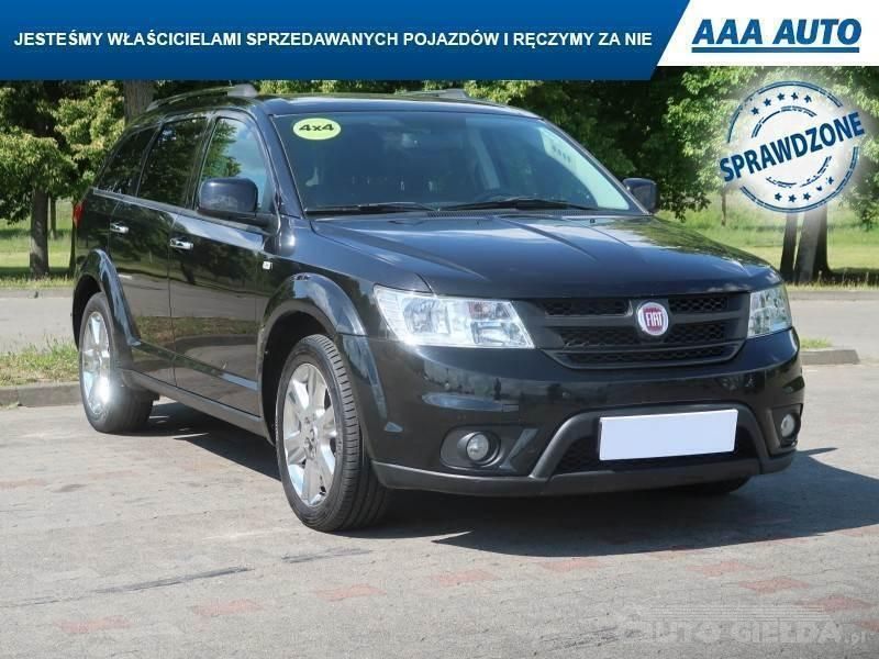 Czarny Używany 2012 Fiat Freemont SUV | 38 999 zł (Dość drogi) - Obraz 1/4