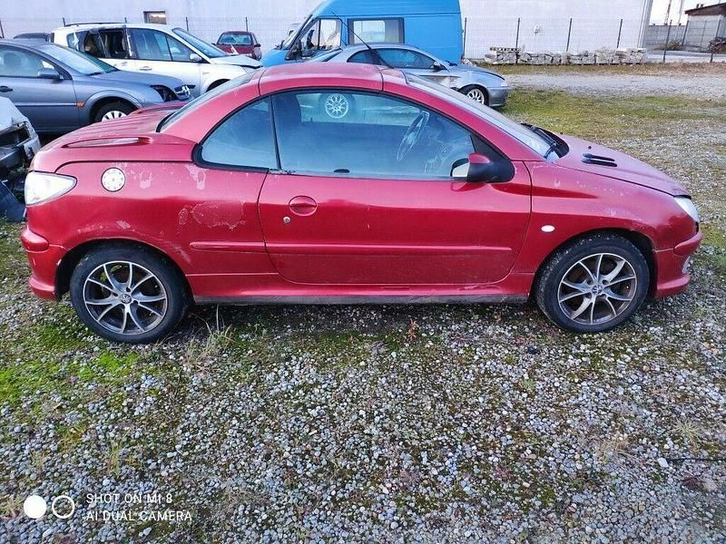Używany Peugeot 206 CC 2002 Czerwony Kabriolet