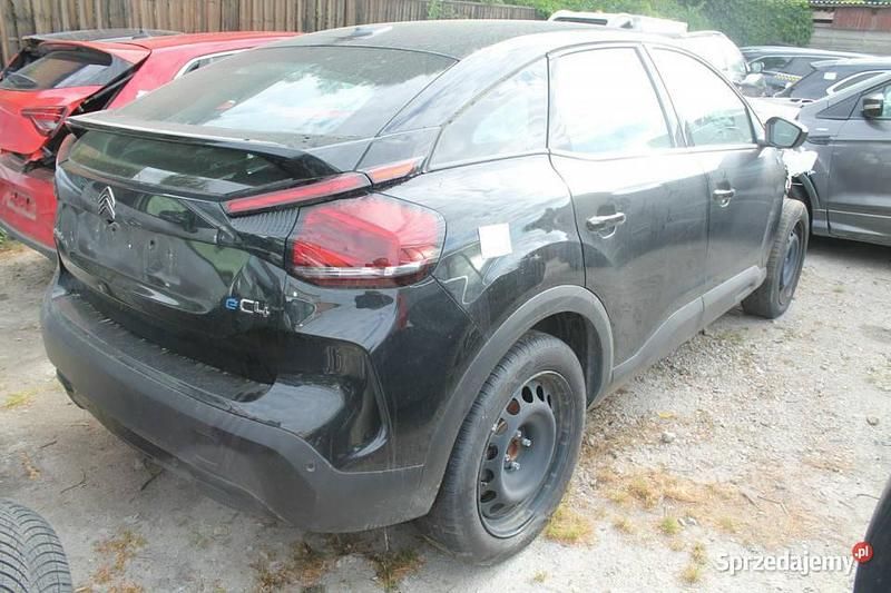 Używany Citroën e-C4 100 kW (136 KM) 2024 Czarny Hatchback