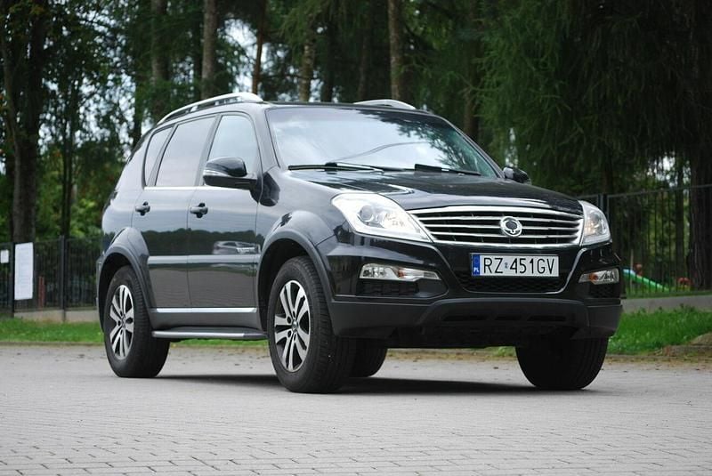 Czarny Używany 2014 Ssangyong (KGM) Rexton SUV | 36 499 zł - Obraz 1/4