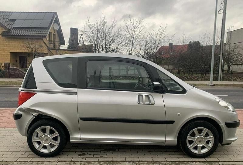 Używany Peugeot 1007 2006 Srebrny Minivan