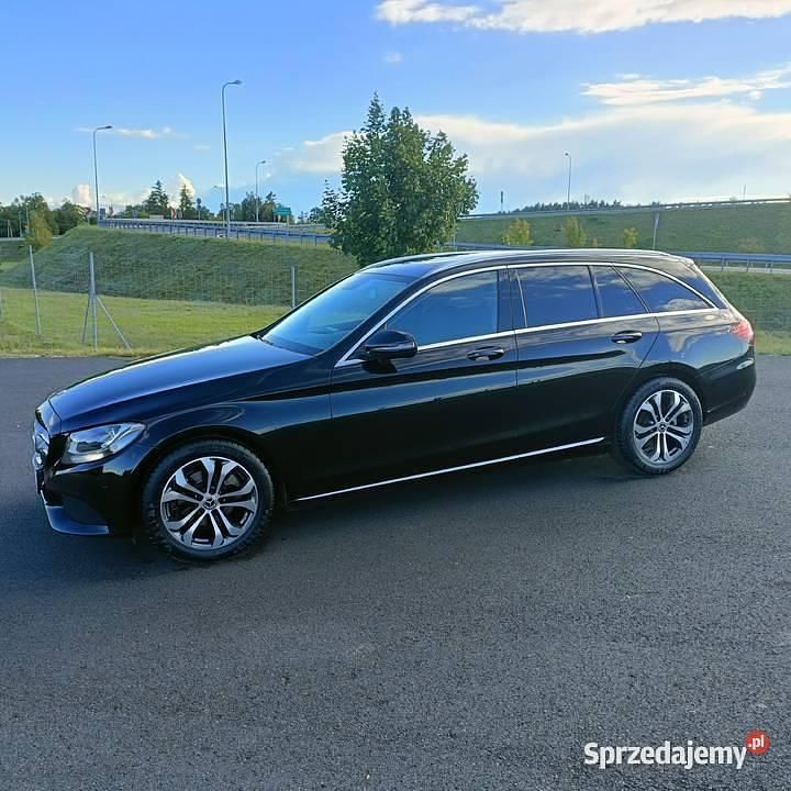 Czarny Używany 2018 Mercedes A180 Kombi | 74 000 zł (Uczciwa cena) - Obraz 1/4