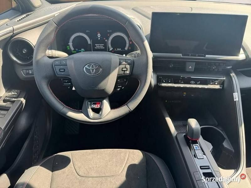 Biały (metalik) Nowe 2025 Toyota C-HR+ Sport SUV | 169 097 zł - Obraz 1/4