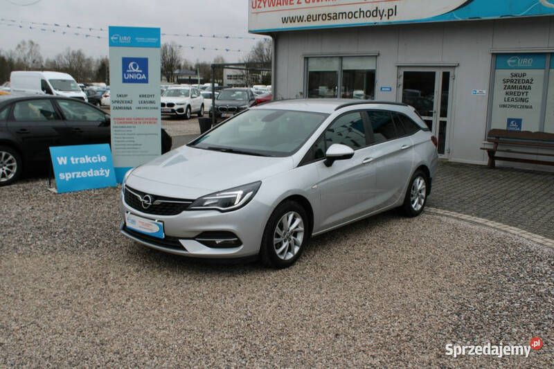 Biały Używany 2020 Opel Astra Elegance Hatchback | 35 899 zł (Super Cena) - Obraz 1/4