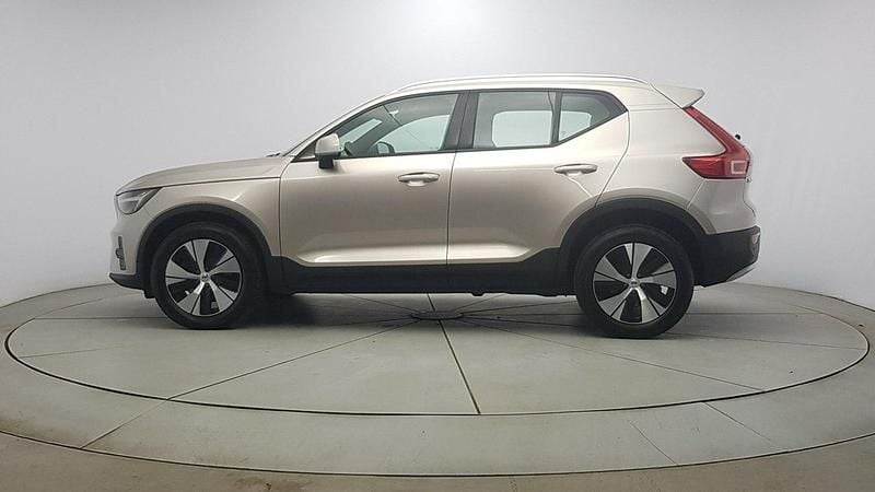 Używany Volvo XC40 Core 163 KM (119 kW) 2022 Niebieski SUV