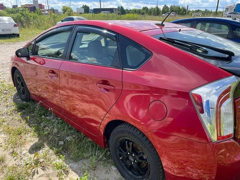 Używany Toyota Prius 2010 Czerwony jasny Hatchback