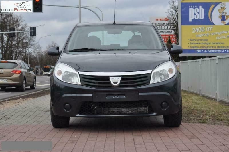 Czarny (metalik) Używany 2011 Dacia Sandero Hatchback | 12 700 zł - Obraz 1/4