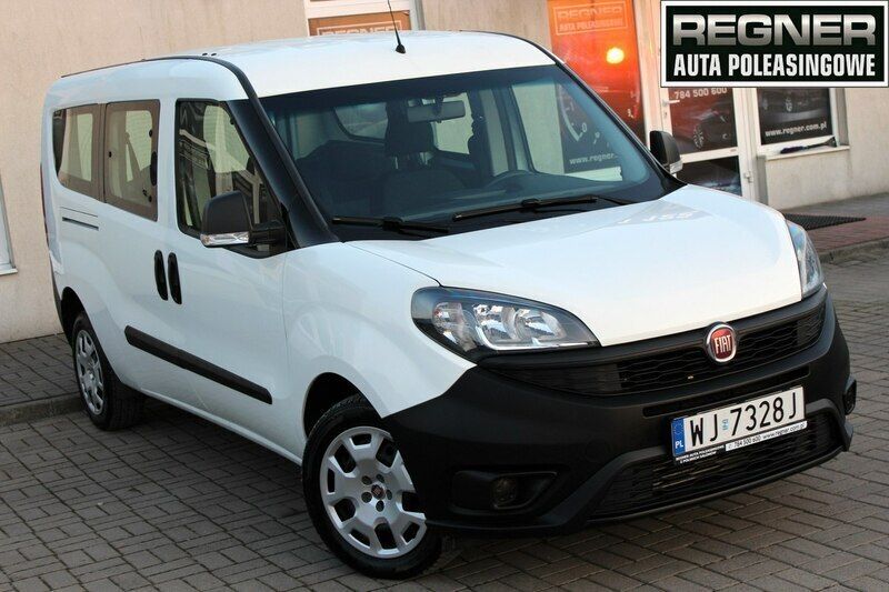 Biały Używany 2021 Fiat Doblò Minivan | 49 900 zł (Uczciwa cena) - Obraz 1/4