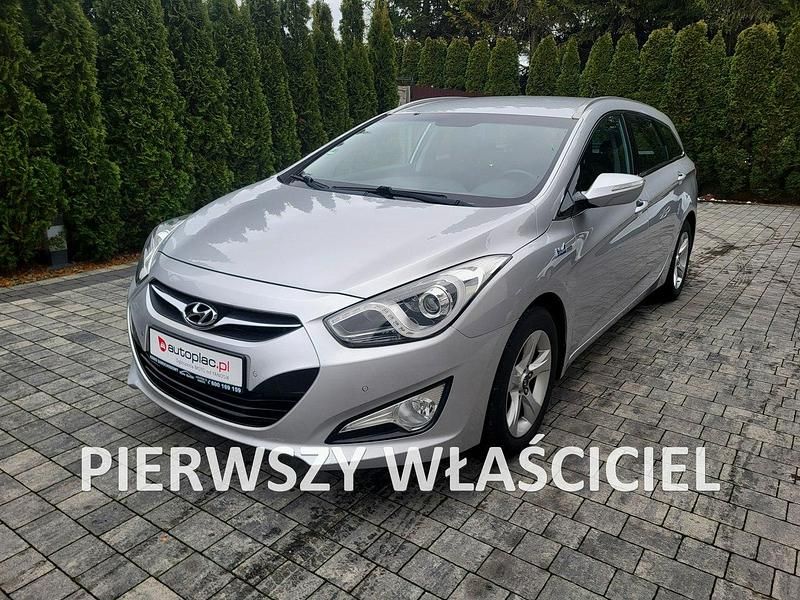 Używany Hyundai i40 115 KM (84 kW) 2013 Szary (metalik, perła) Sedan/Limuzyna