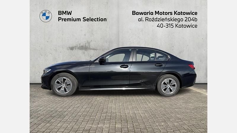 Używany BMW 318 Advantage 150 KM (110 kW) 2021 Czarny szafir metalizowany Sedan/Limuzyna