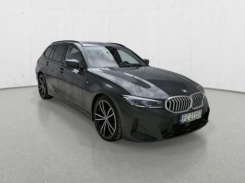 Czarny Używany 2022 BMW 320 Kombi | 109 500 zł (Super Cena) - Obraz 1/4