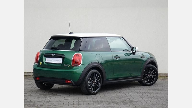Używany Mini Cooper SE Hatch 75 kW (102 KM) 2021 British racing green iv metalizowany Hatchback
