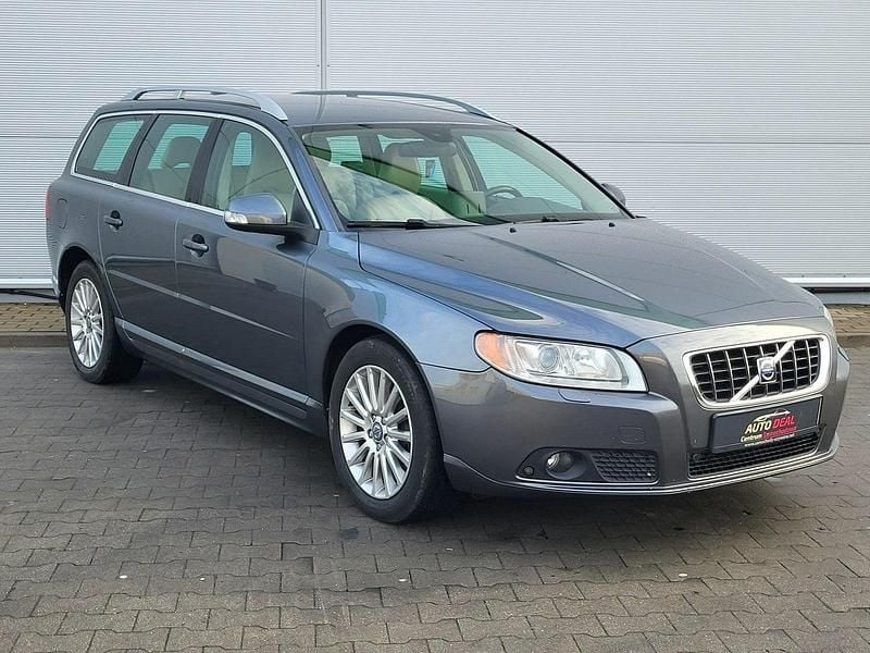 Używany Volvo V70 163 KM (119 kW) 2009 Szary (metalik) Kombi
