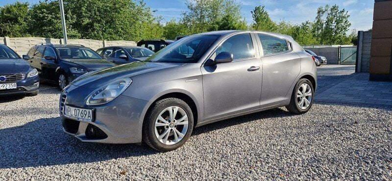 Używany Alfa Romeo Giulietta 105 KM (77 kW) 2011 Szary Hatchback