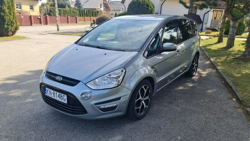 Srebrny (metalik) Używany 2013 Ford S-MAX S Minivan | 42 900 zł (Uczciwa cena) - Obraz 1/4