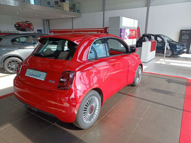 Używany Fiat 500e 85 kW (116 KM) 2022 Red by red Hatchback