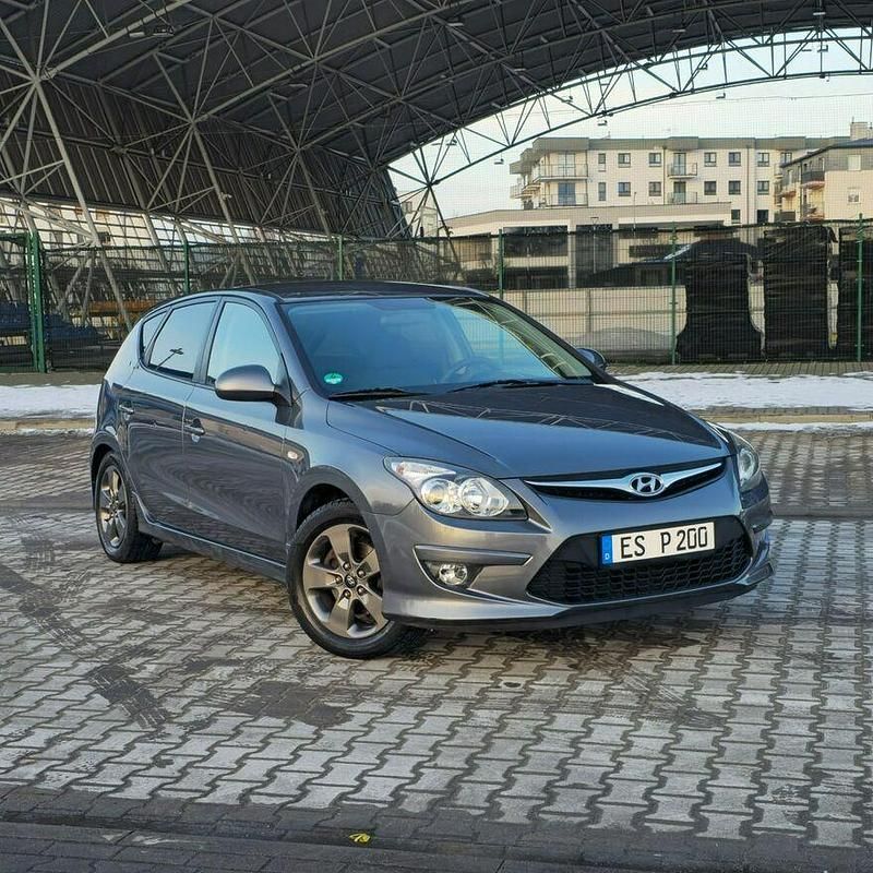 Używany Hyundai i30 Classic 109 KM (80 kW) 2010 Szary Hatchback