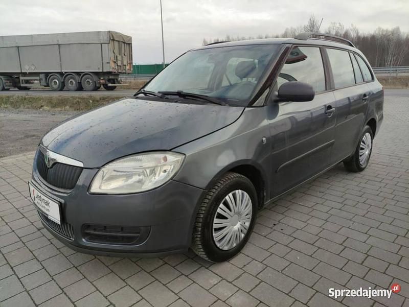 Używany Skoda Fabia 70 KM (51 kW) 2009 Granatowy Hatchback