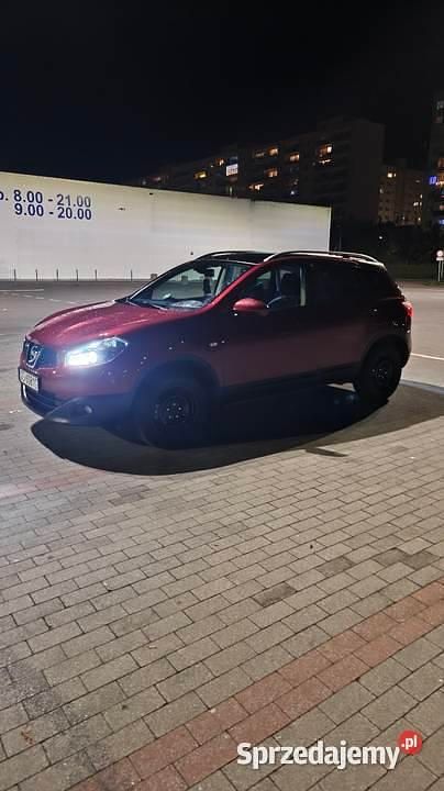 Używany Nissan Qashqai Tekna 110 KM (80 kW) 2011 Bordowy SUV