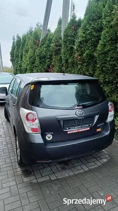 Używany 2011 Toyota Verso Minivan | 26 900 zł (Super Cena) - Obraz 1/4