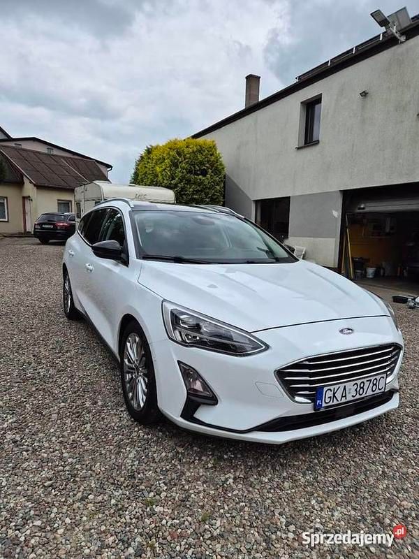 Biały Używany 2018 Ford Focus Kombi | 51 500 zł (Uczciwa cena) - Obraz 1/4