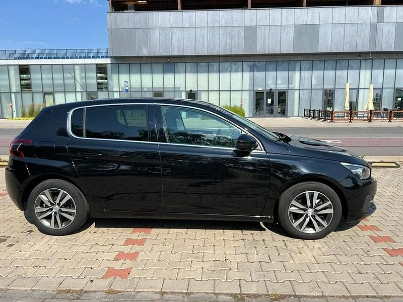 Używany Peugeot 308 130 KM (95 kW) 2019 Czarny (metalik) Sedan/Limuzyna