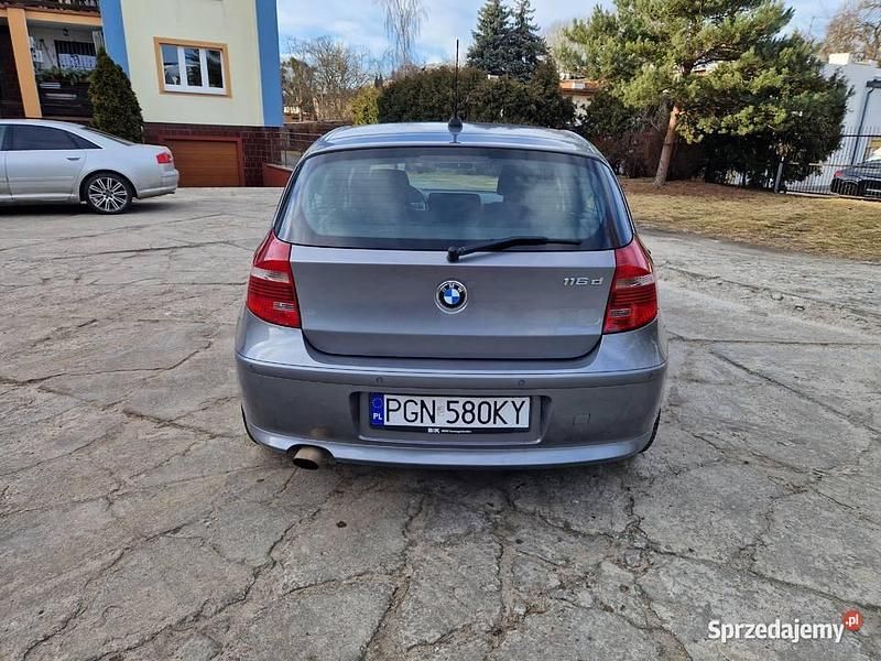 Używany BMW 116 2011 Srebrny Hatchback