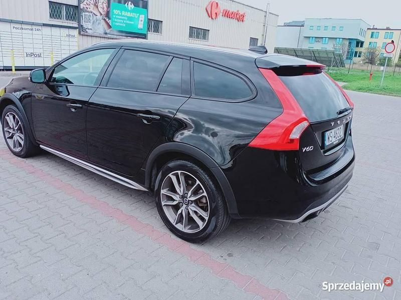 Używany Volvo V60 CC 2016 Czarny Kombi
