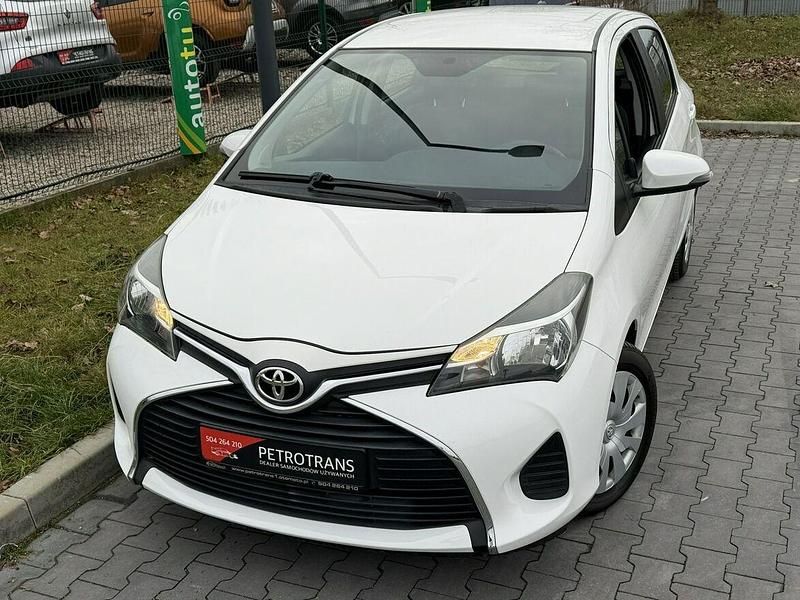 Używany Toyota Yaris 70 KM (51 kW) 2016 Biały Hatchback