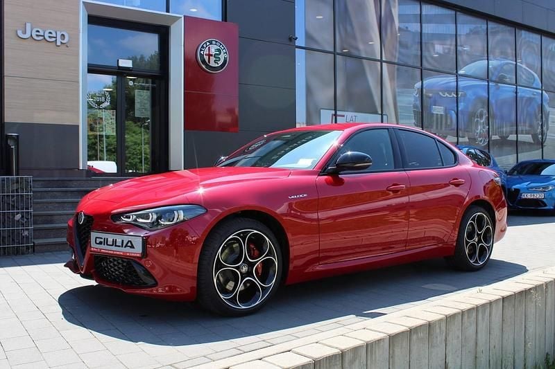 Lakier pastelowy czerwony alfa red Nowe 2025 Alfa Romeo Giulia Veloce Sedan/Limuzyna | 214 900 zł (Dobra cena) - Obraz 1/4