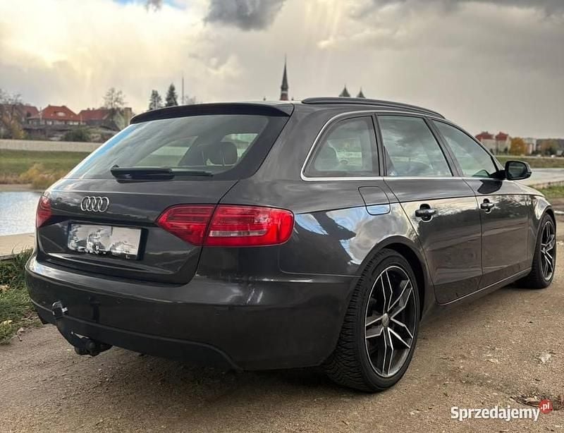 Czarny Używany 2010 Audi A4 S-Line Kombi | 22 900 zł (Dobra cena) - Obraz 1/4