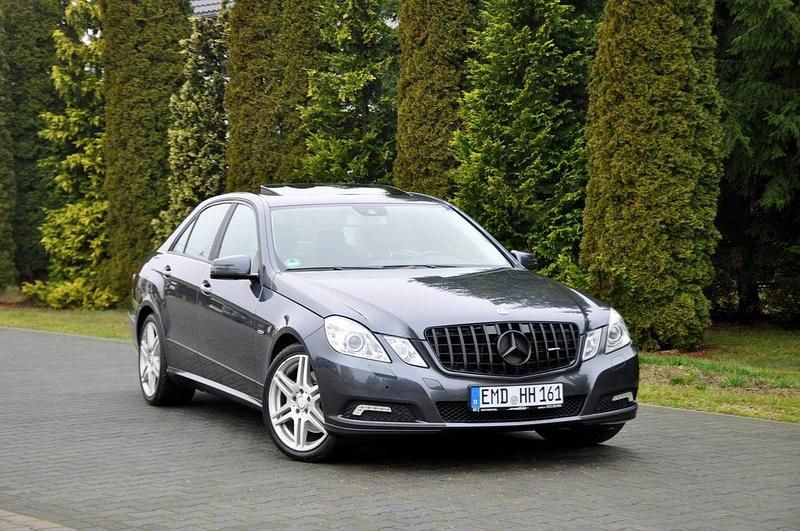 Używany Mercedes E350 AMG 231 KM (169 kW) 2009 Szary Sedan/Limuzyna