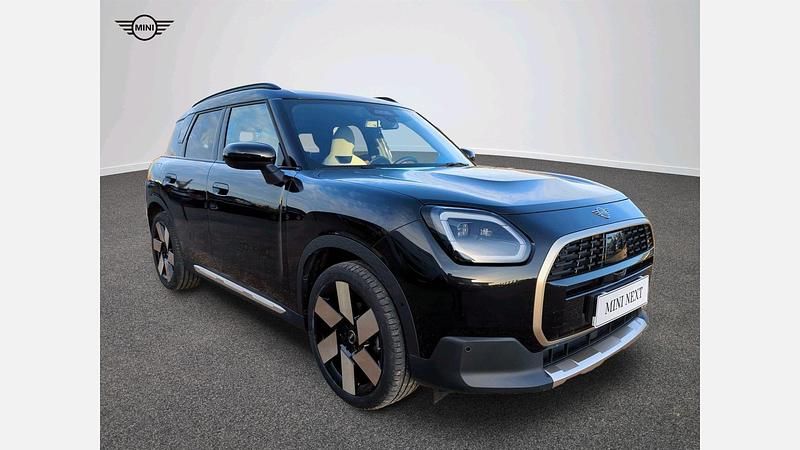 Używany Mini Countryman 150 KM (110 kW) 2024 Midnight black ii metalizowany SUV