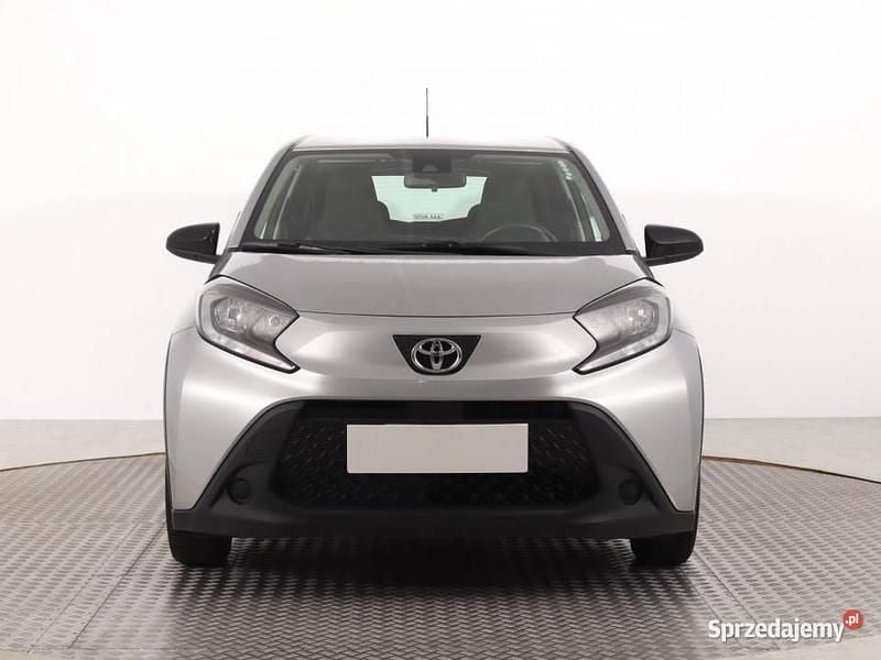 Srebrny Używany 2022 Toyota Aygo Hatchback | 52 999 zł (Dość drogi) - Obraz 1/4