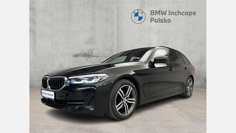 Black 2 Używany 2022 BMW 520 Shadowline Kombi | 154 900 zł (Uczciwa cena) - Obraz 1/3