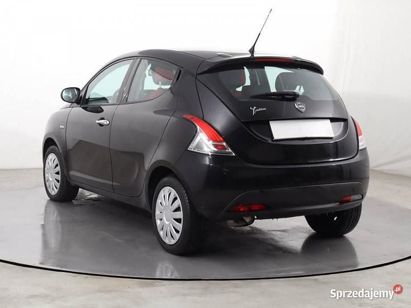 Używany Lancia Ypsilon 69 KM (50 kW) 2013 Czarny Hatchback