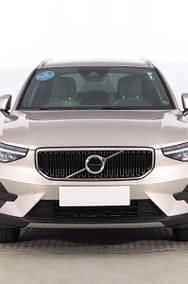 Używany Volvo XC40 129 KM (94 kW) 2023 Beżowy SUV