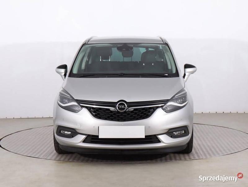 Srebrny Używany 2016 Opel Zafira Minivan | 44 999 zł (Dość drogi) - Obraz 1/4