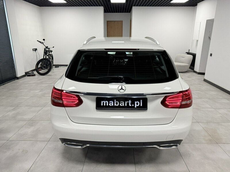 Używany Mercedes C200 136 KM (100 kW) 2017 Biały Kombi