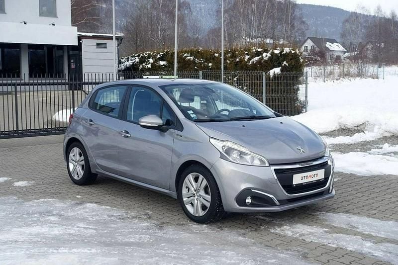 Używany Peugeot 208 83 KM (61 kW) 2018 Szary Hatchback
