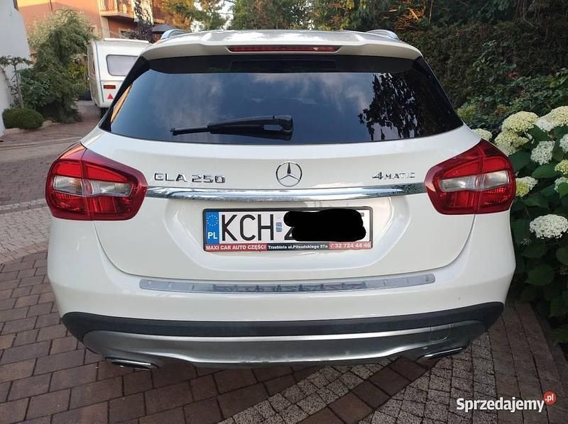 Używany Mercedes GLA250 2015 Biały SUV