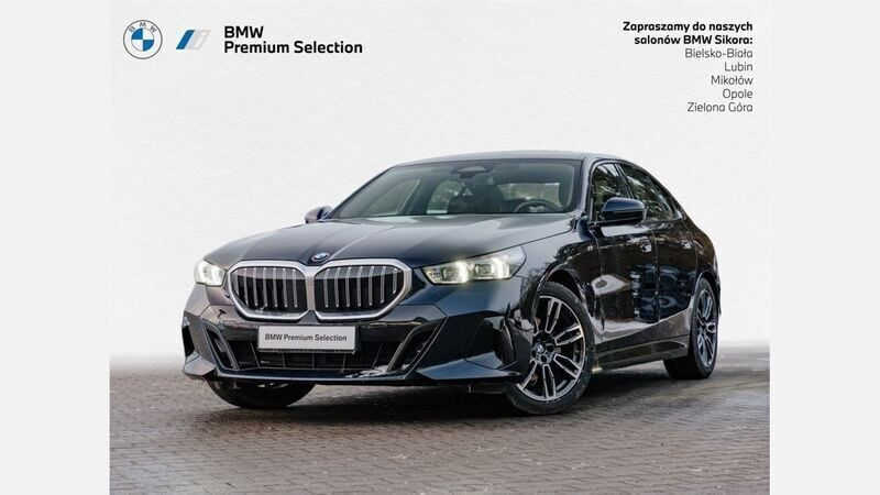 Czarny carbon m metalizowany Używany 2024 BMW 520 Comfort Edition Sedan/Limuzyna | 249 900 zł (Dobra cena) - Obraz 1/3