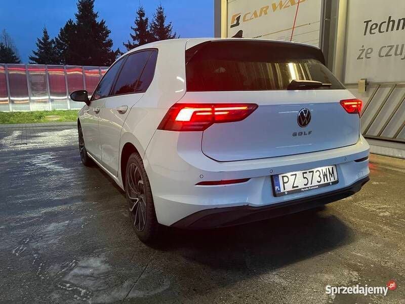 Biały Używany 2020 VW Golf VIII Hatchback | 75 000 zł (Drogi) - Obraz 1/4