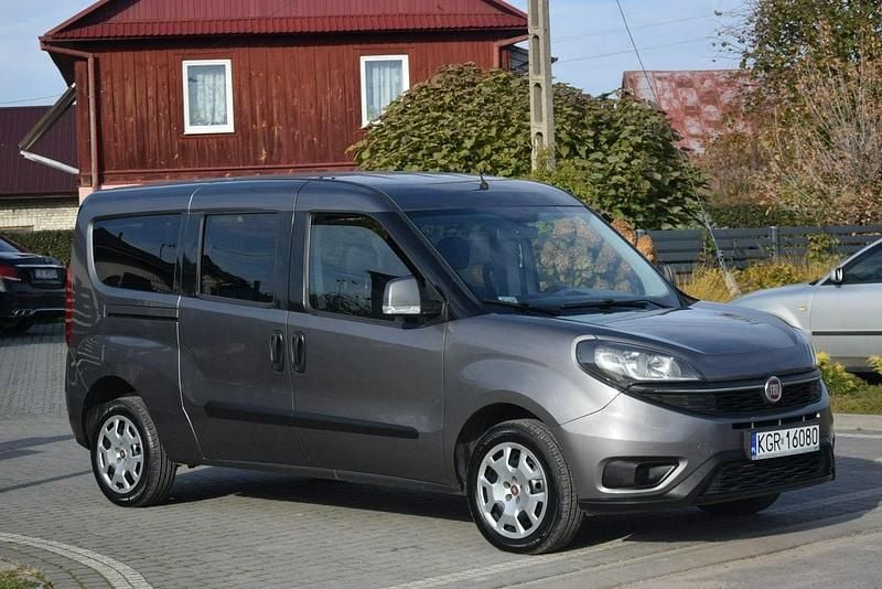 Szary Używany 2019 Fiat Doblò Minivan | 26 900 zł (Dobra cena) - Obraz 1/4
