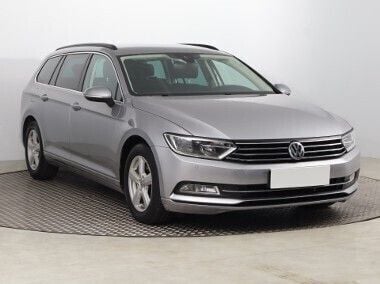 Srebrny Używany 2017 VW Passat Kombi | 59 999 zł (Uczciwa cena) - Obraz 1/4