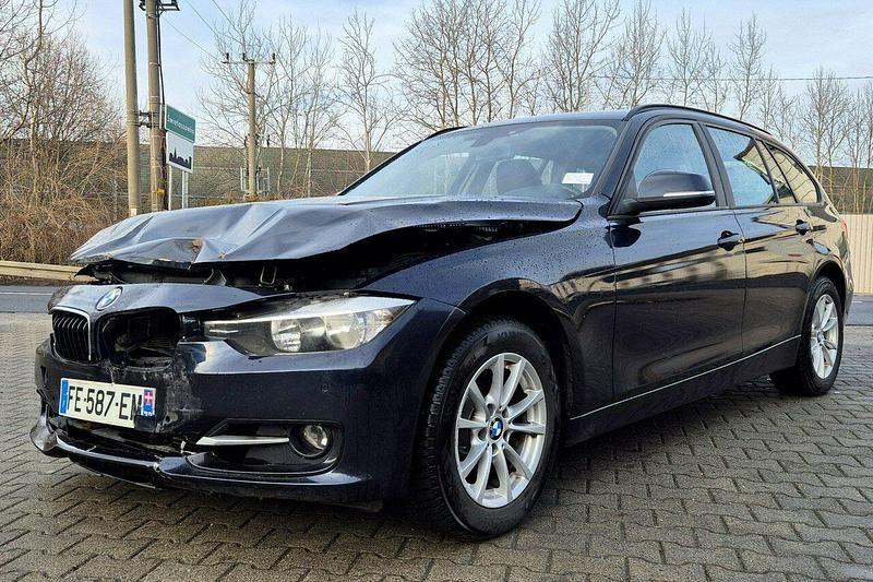 Używany BMW 316 116 KM (85 kW) 2015 Niebieski (metalik, perła) Kombi