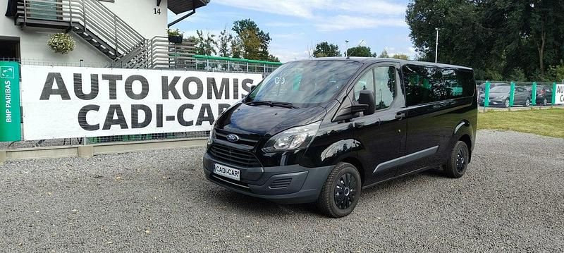 Czarny (metalik) Używany 2016 Ford Tourneo Custom Van | 64 900 zł - Obraz 1/4
