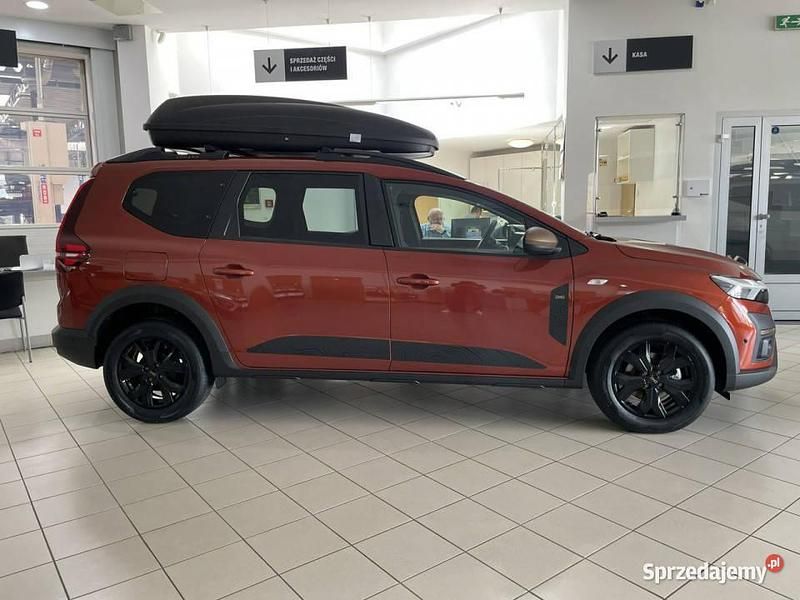 Brązowy Używany 2024 Dacia Jogger Extreme Minivan | 86 500 zł - Obraz 1/4